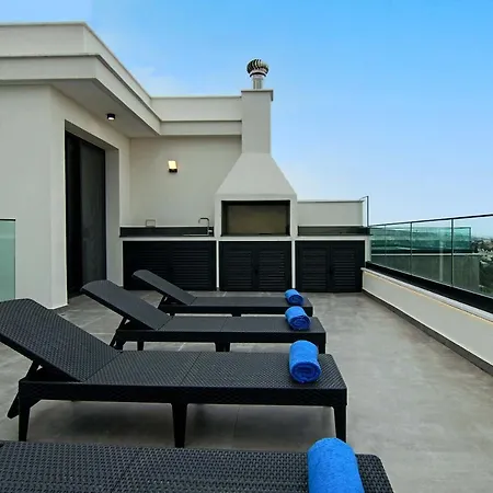 Phaedrus Living: Sea View Anna 301 Apartmán