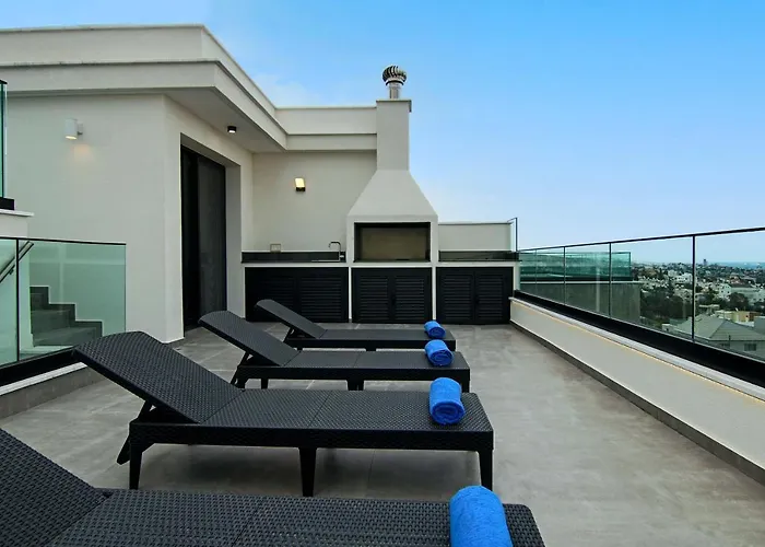 Phaedrus Living: Sea View Anna 301 Apartmán