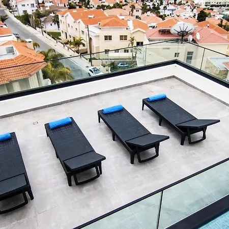 Phaedrus Living: Sea View Anna 301 Апартаменты